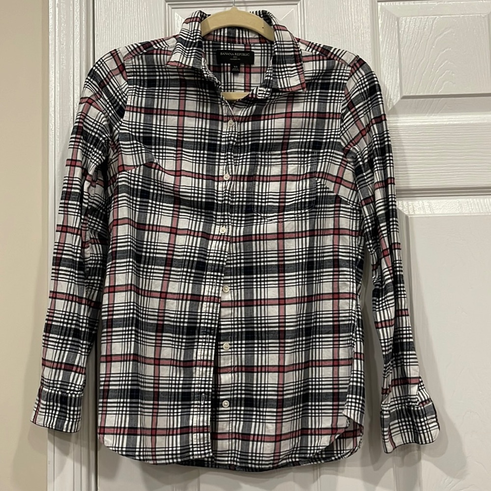 BANANA REPUBLIC-CLASSIC FIT- FLANNEL SHIRT IN EXTRA SMALL